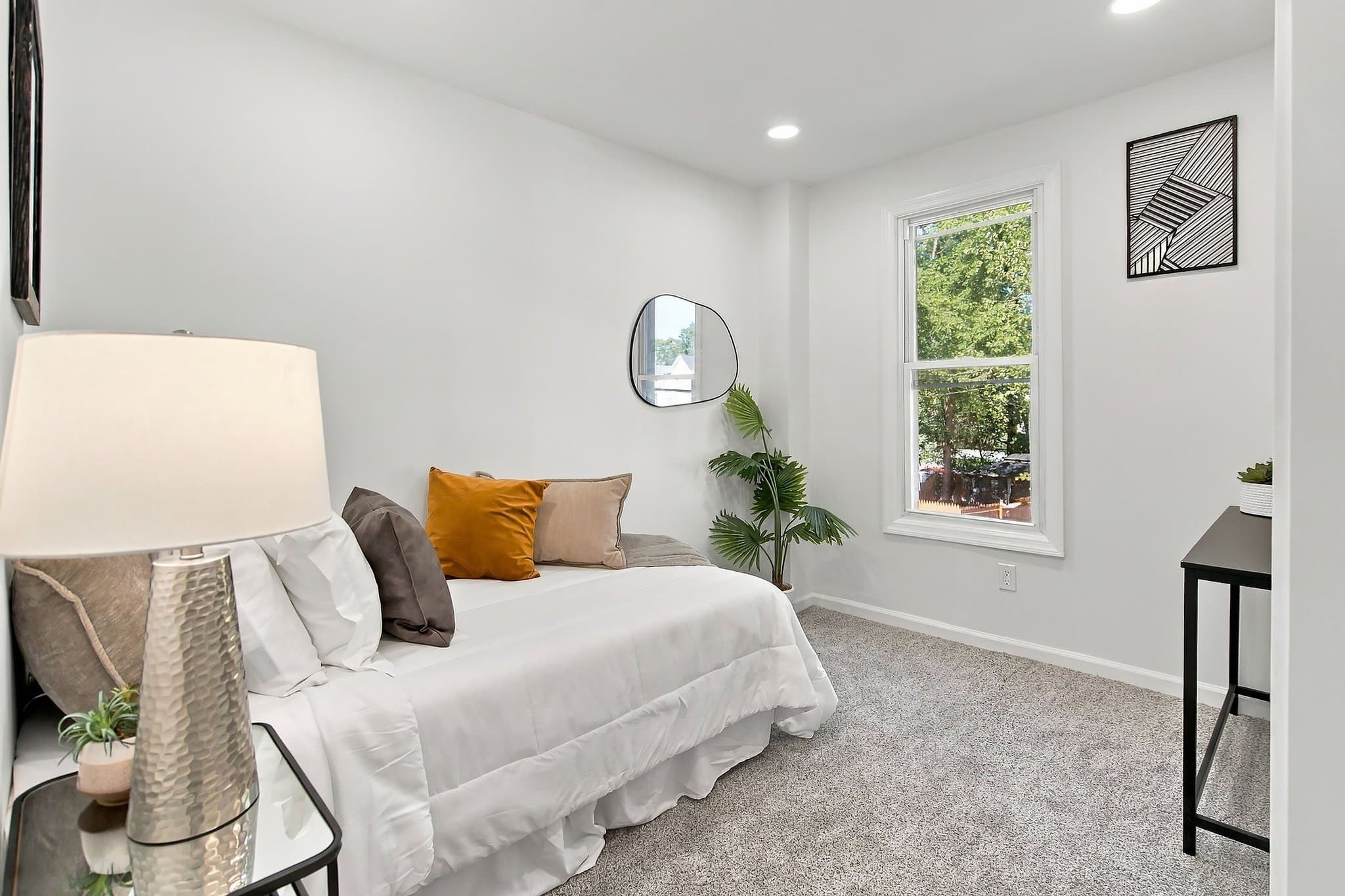 East Orange House: 314 Elmwood Ave