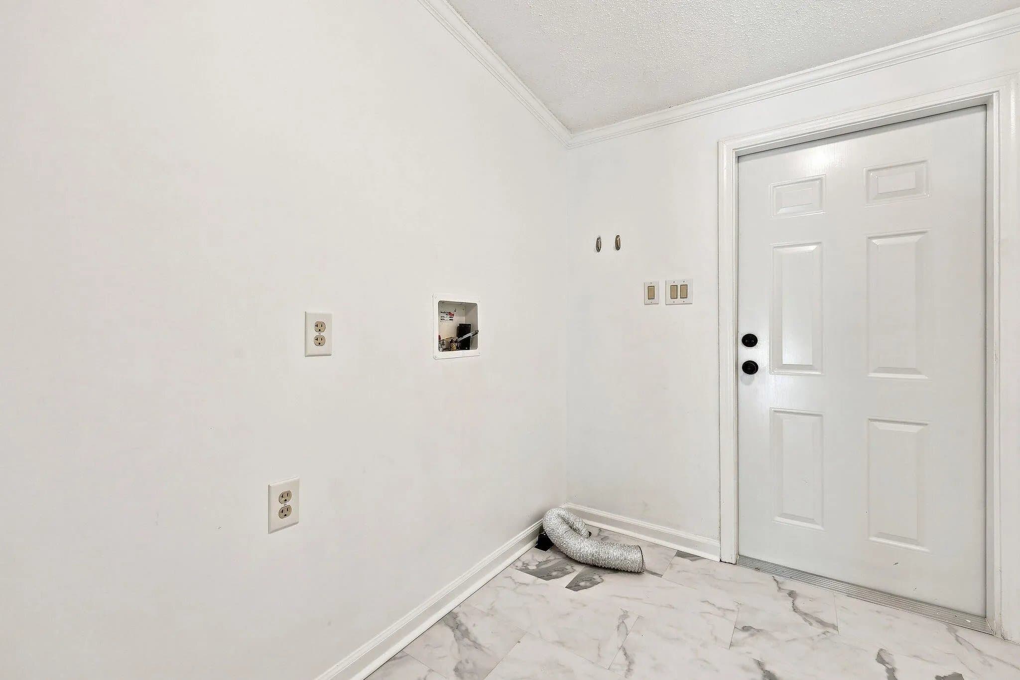 Cameron House: 135 Virginia Lane