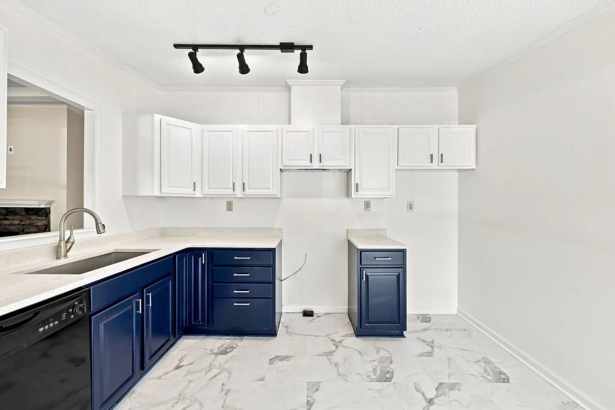 Cameron House: 135 Virginia Lane