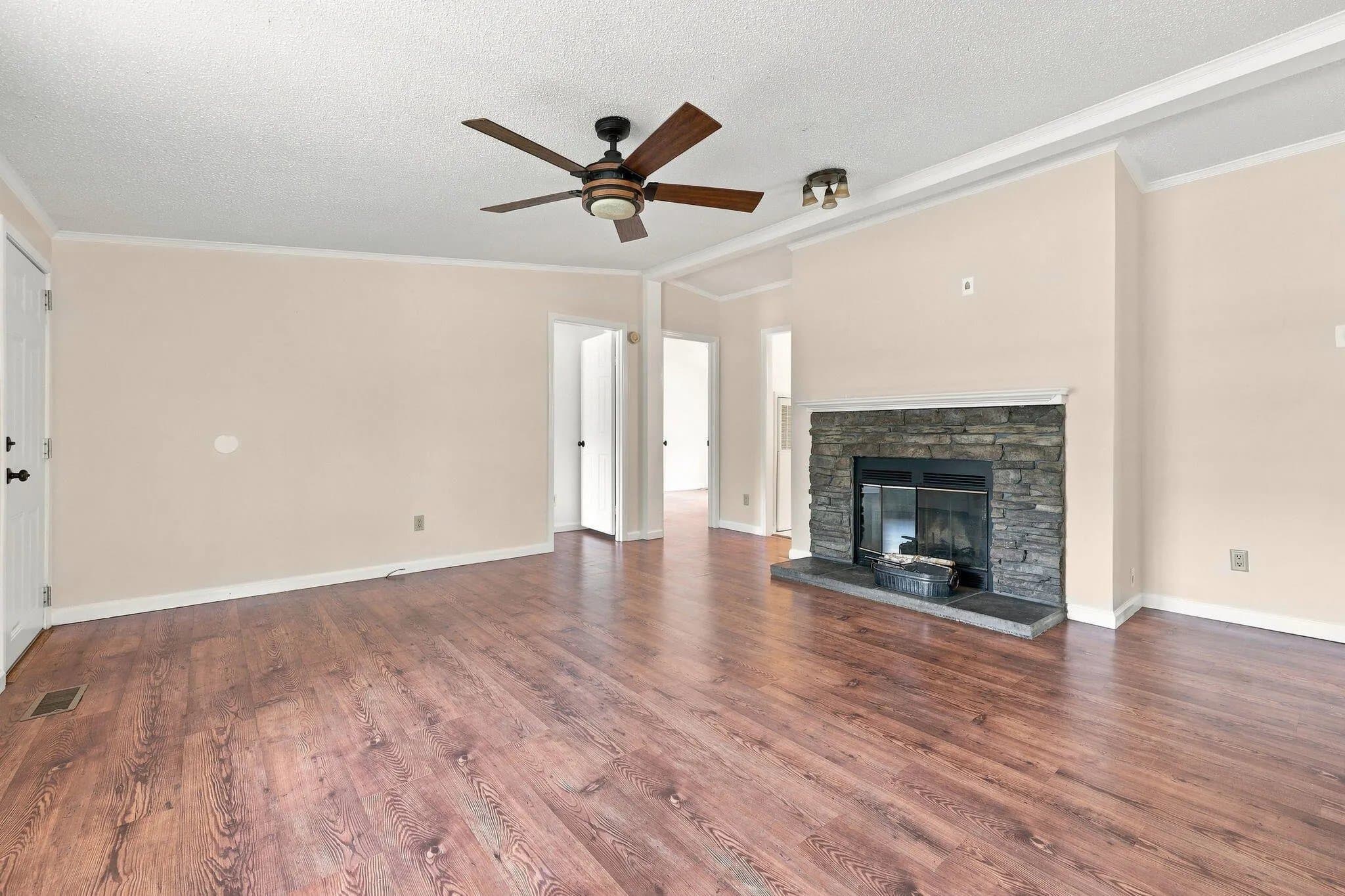 Cameron House: 135 Virginia Lane