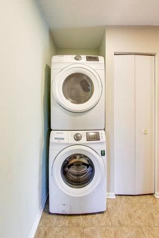 Palatine Townhome: 447 N. Cambridge Dr