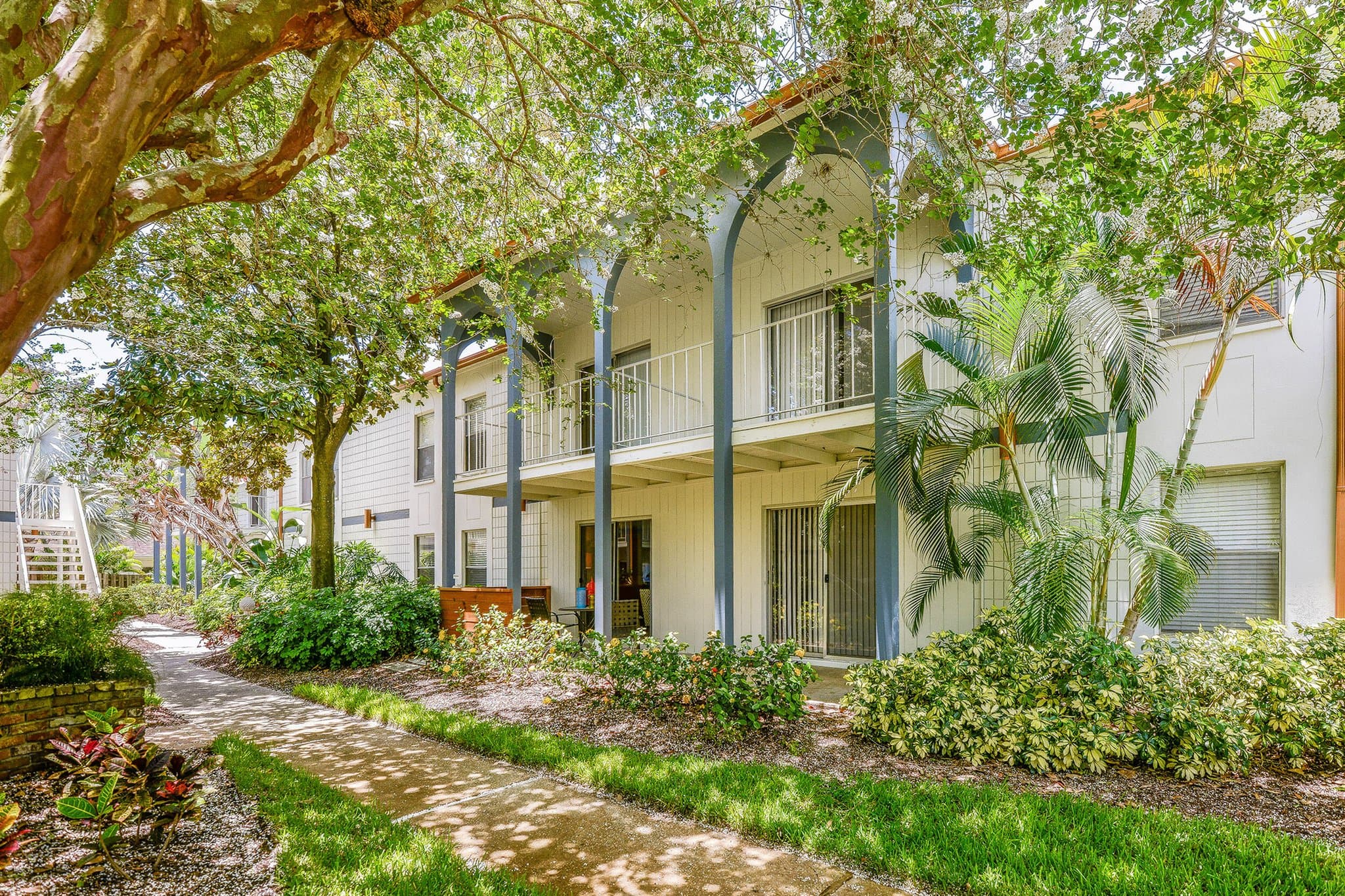 Tampa Apartment: 4350 W Kennedy Blvd