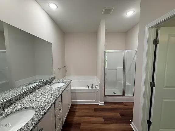 Four Oaks House: 226 Mangrove Ct