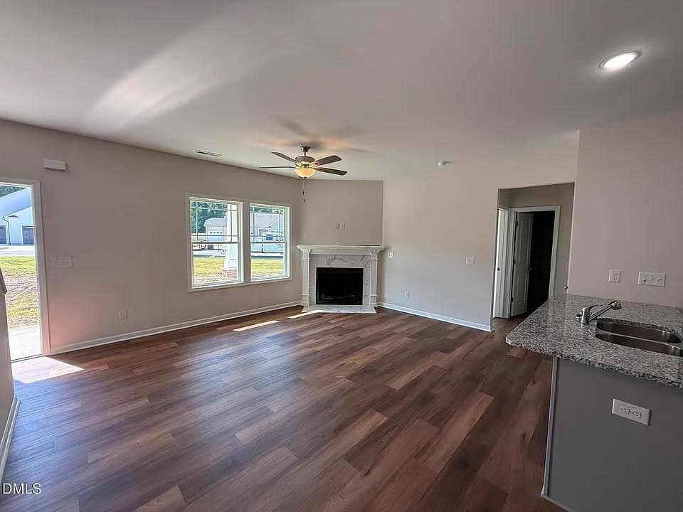 Four Oaks House: 226 Mangrove Ct