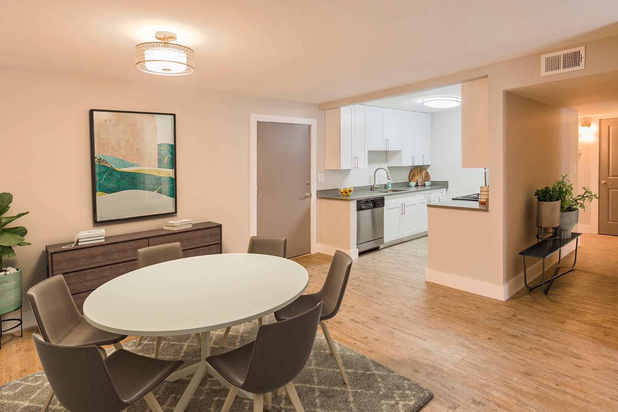 Tampa Apartment: 4350 W Kennedy Blvd