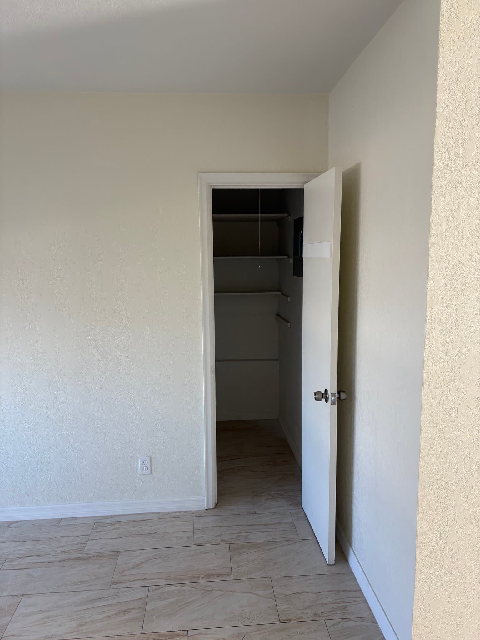Daytona Beach Apartment: 600 Riverview Blvd