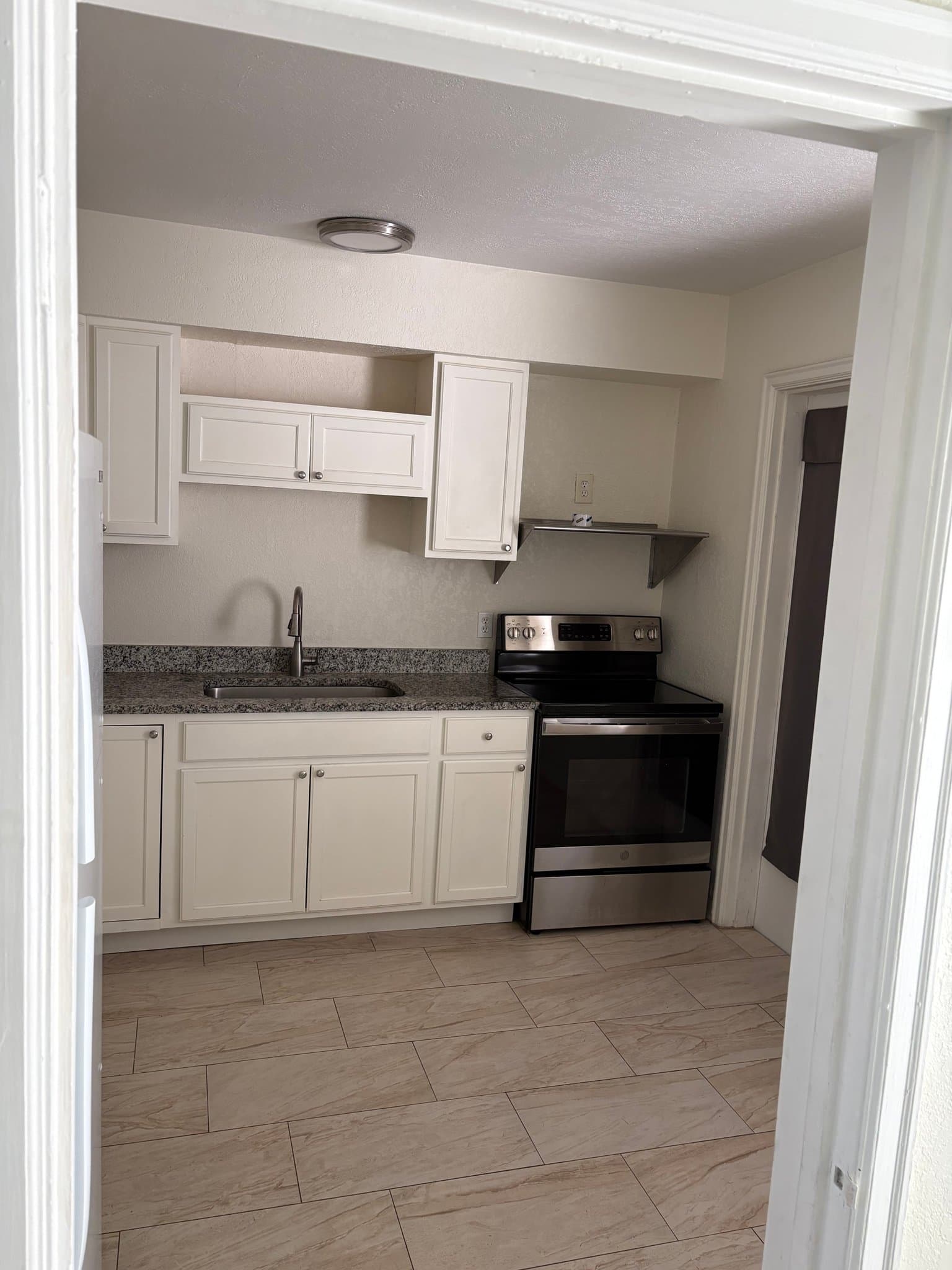 Daytona Beach Apartment: 600 Riverview Blvd