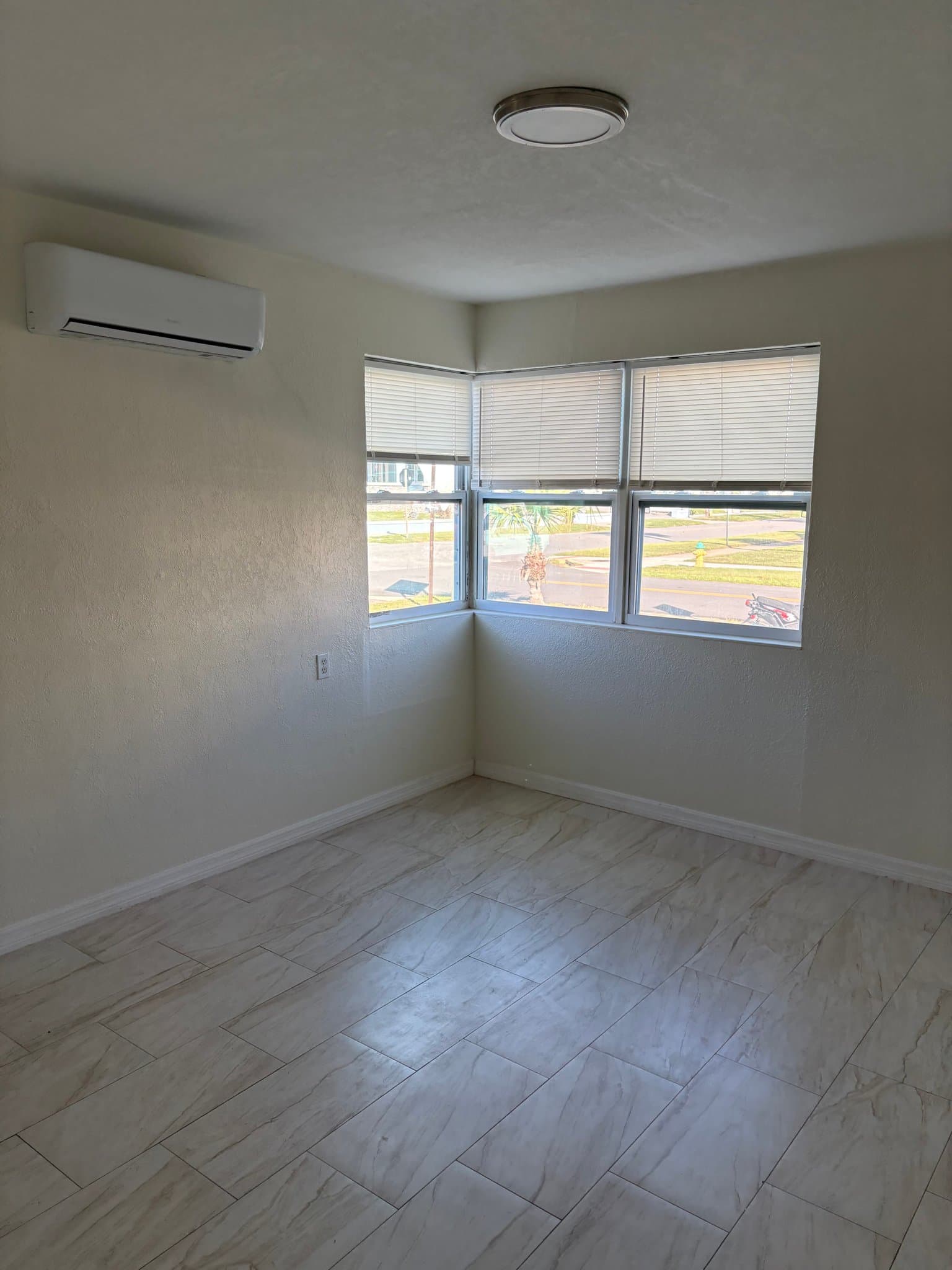 Daytona Beach Apartment: 600 Riverview Blvd