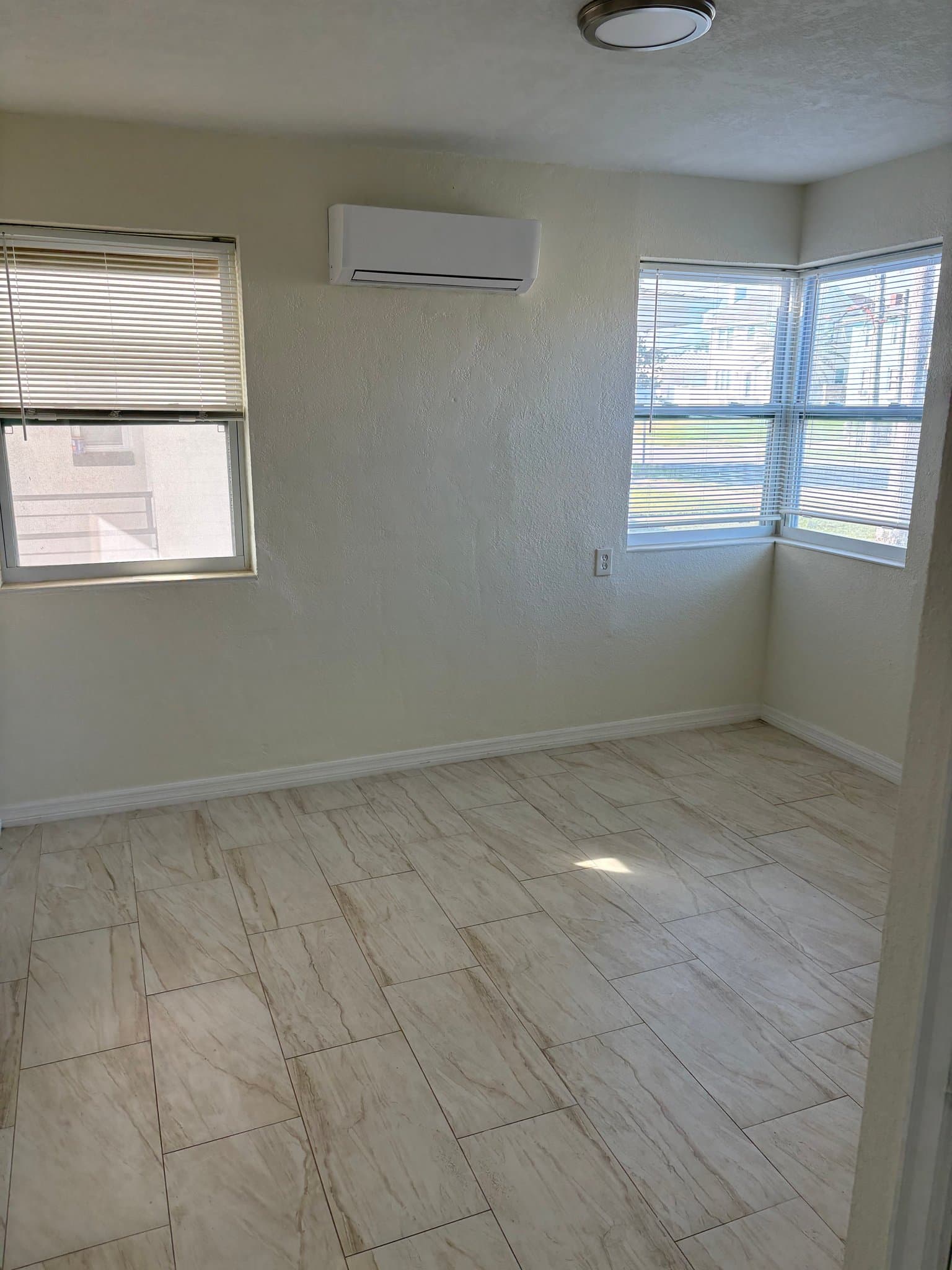 Daytona Beach Apartment: 600 Riverview Blvd