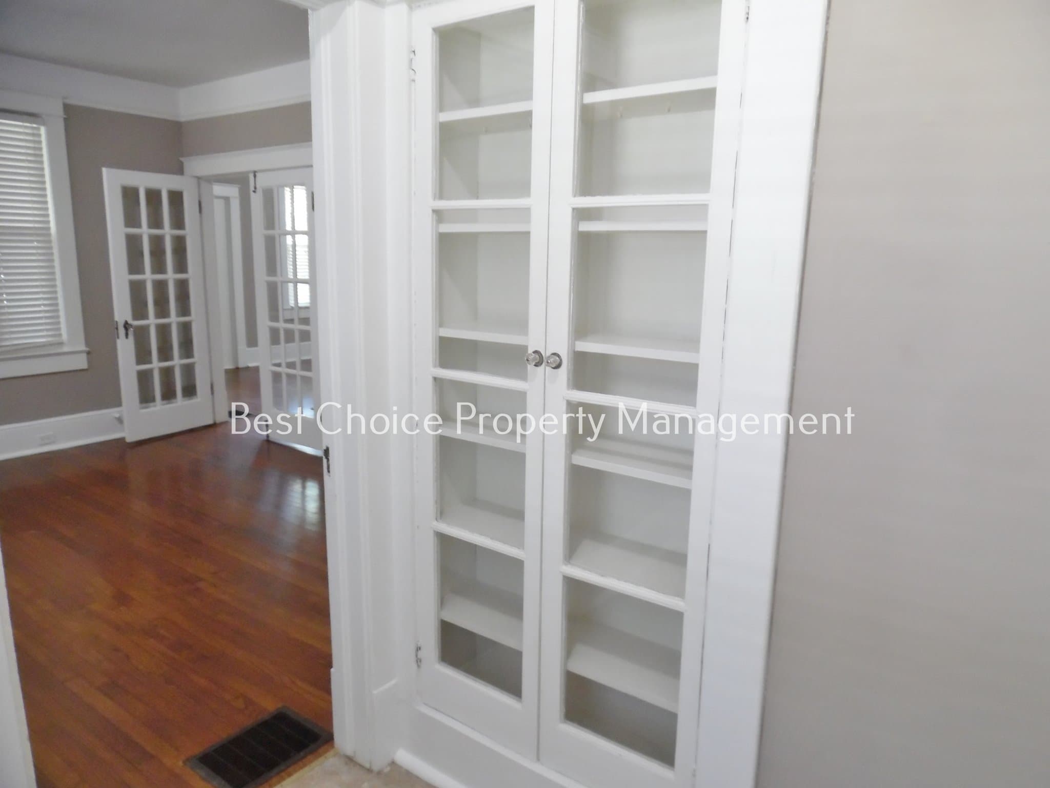 Anderson House: 517 Creswell Ave