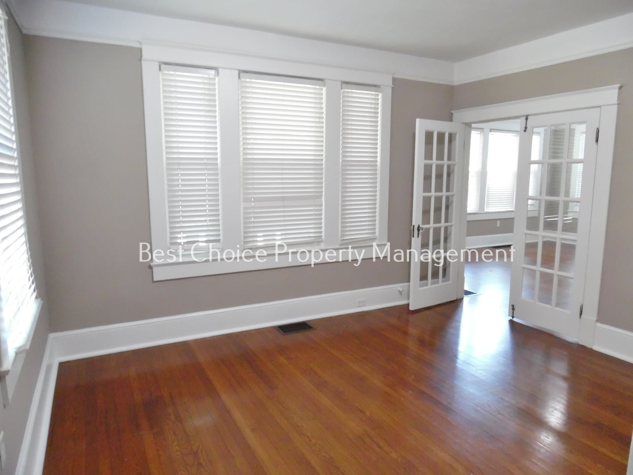 Anderson House: 517 Creswell Ave
