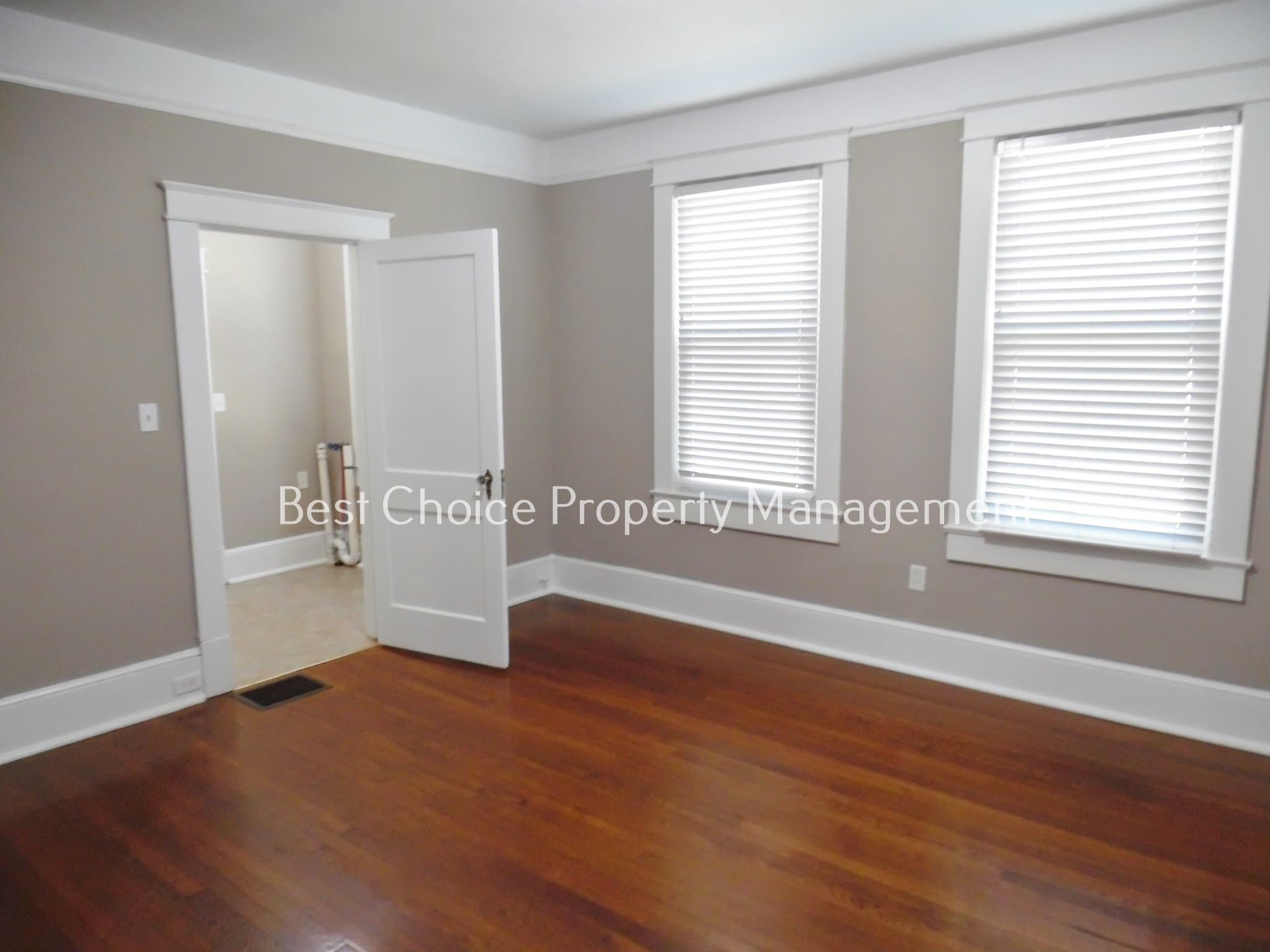 Anderson House: 517 Creswell Ave