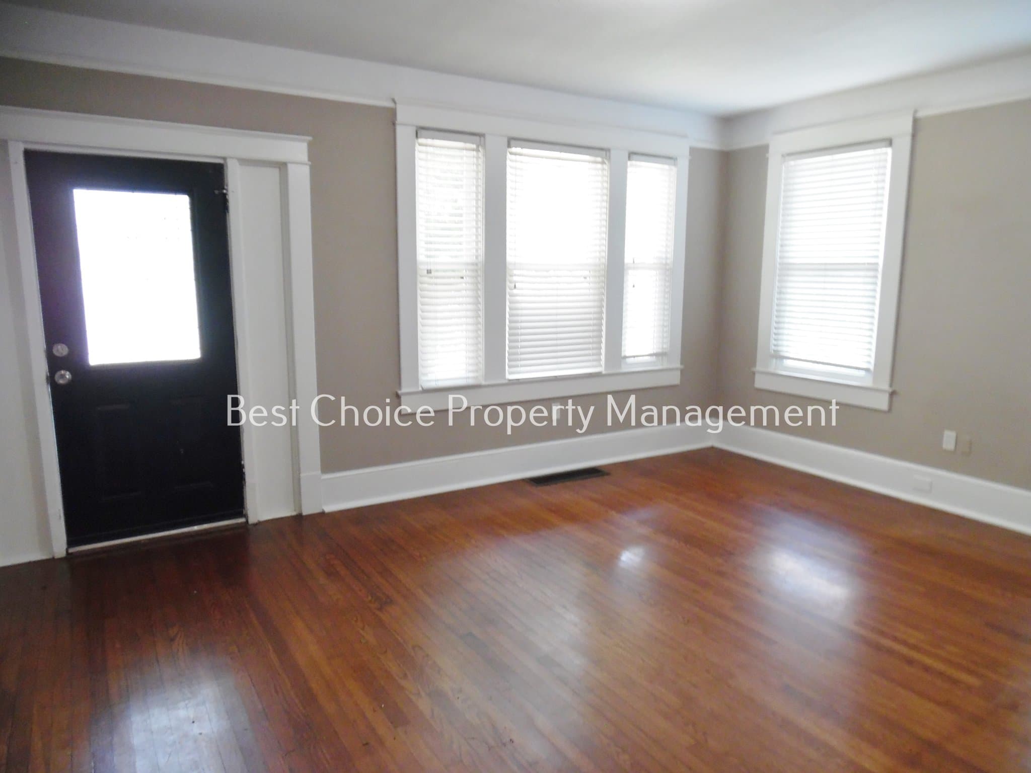 Anderson House: 517 Creswell Ave