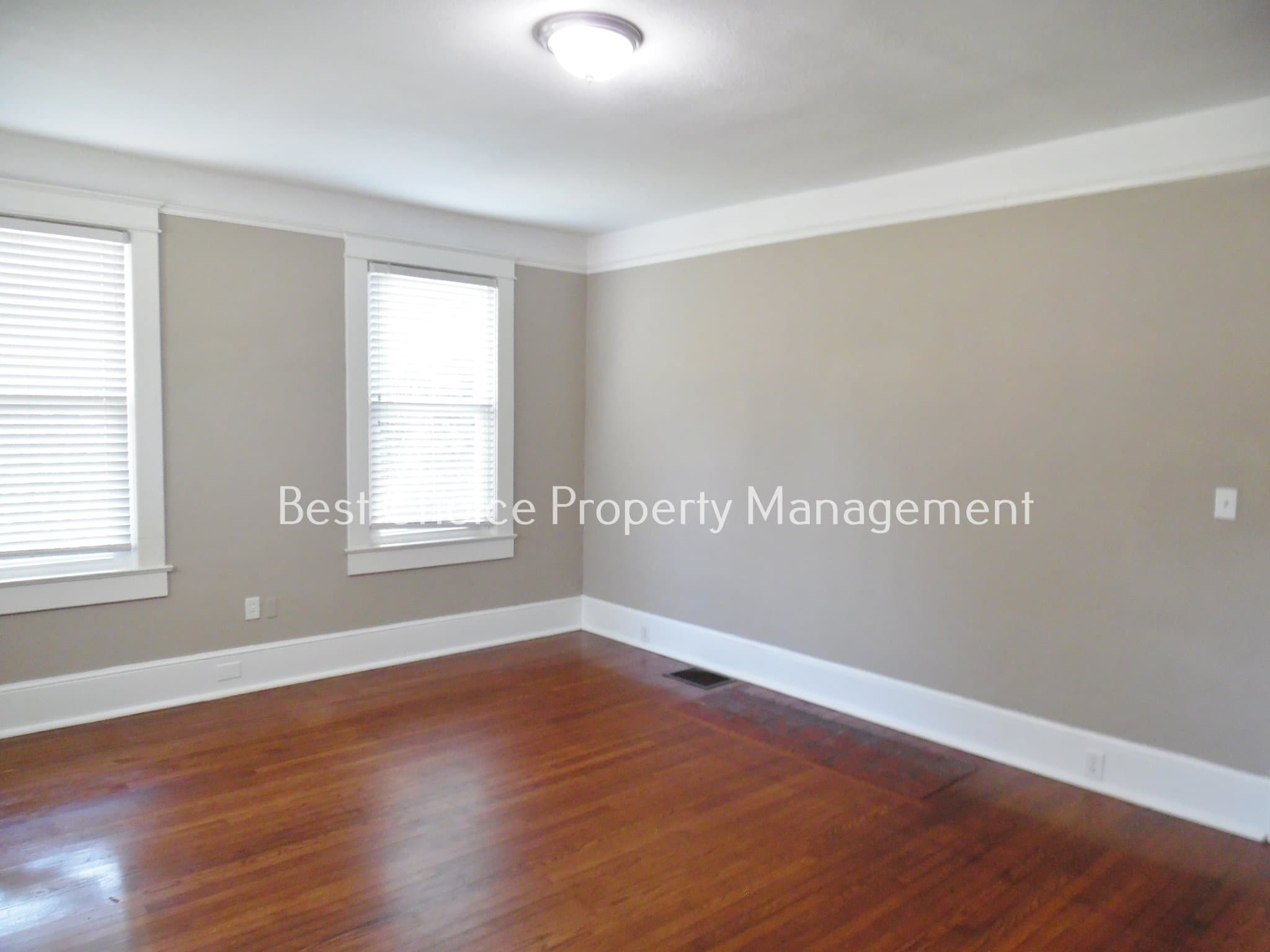 Anderson House: 517 Creswell Ave