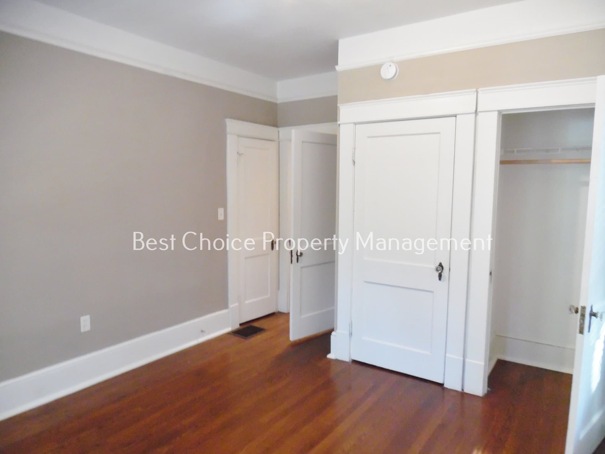 Anderson House: 517 Creswell Ave