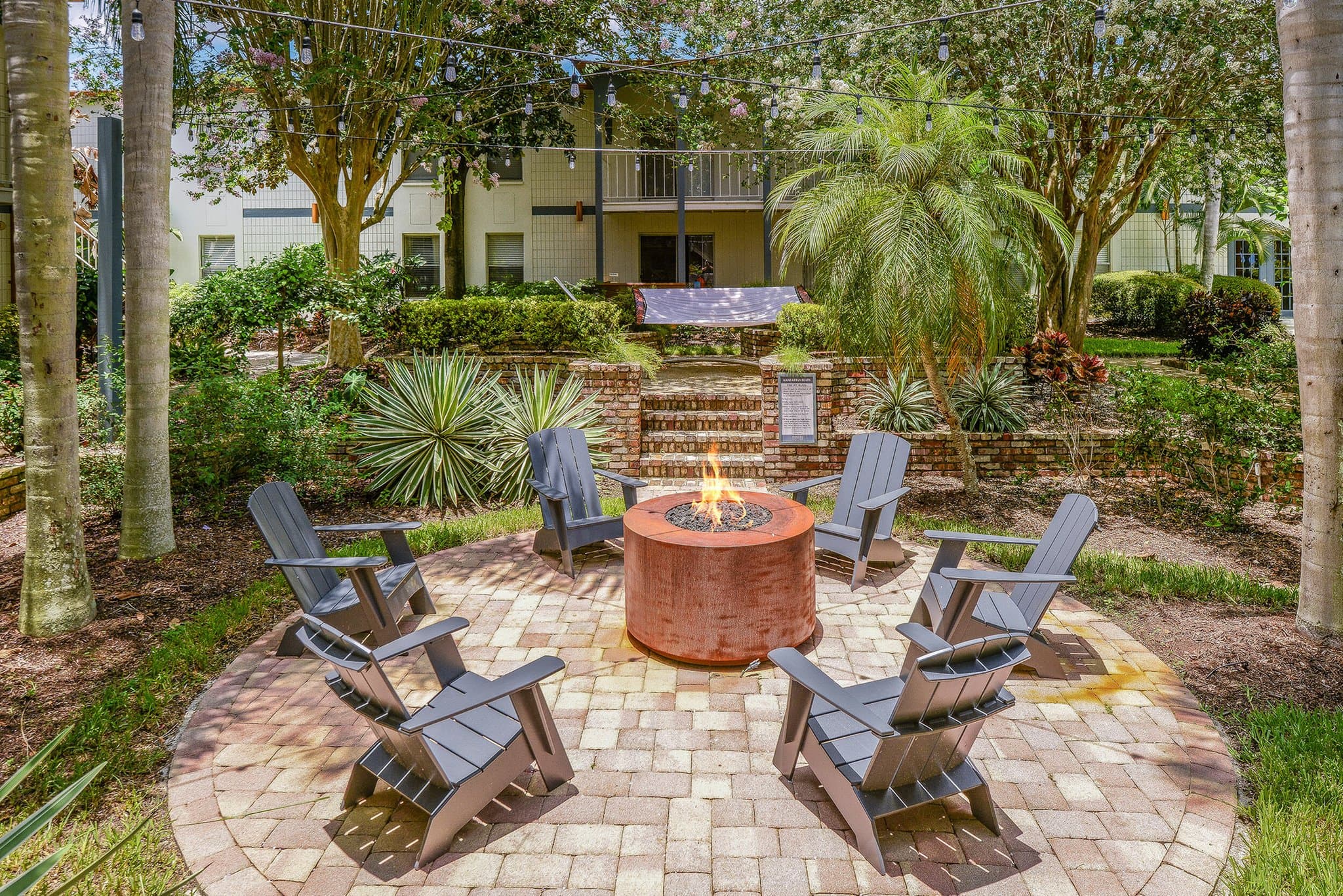 Tampa Apartment: 4350 W Kennedy Blvd