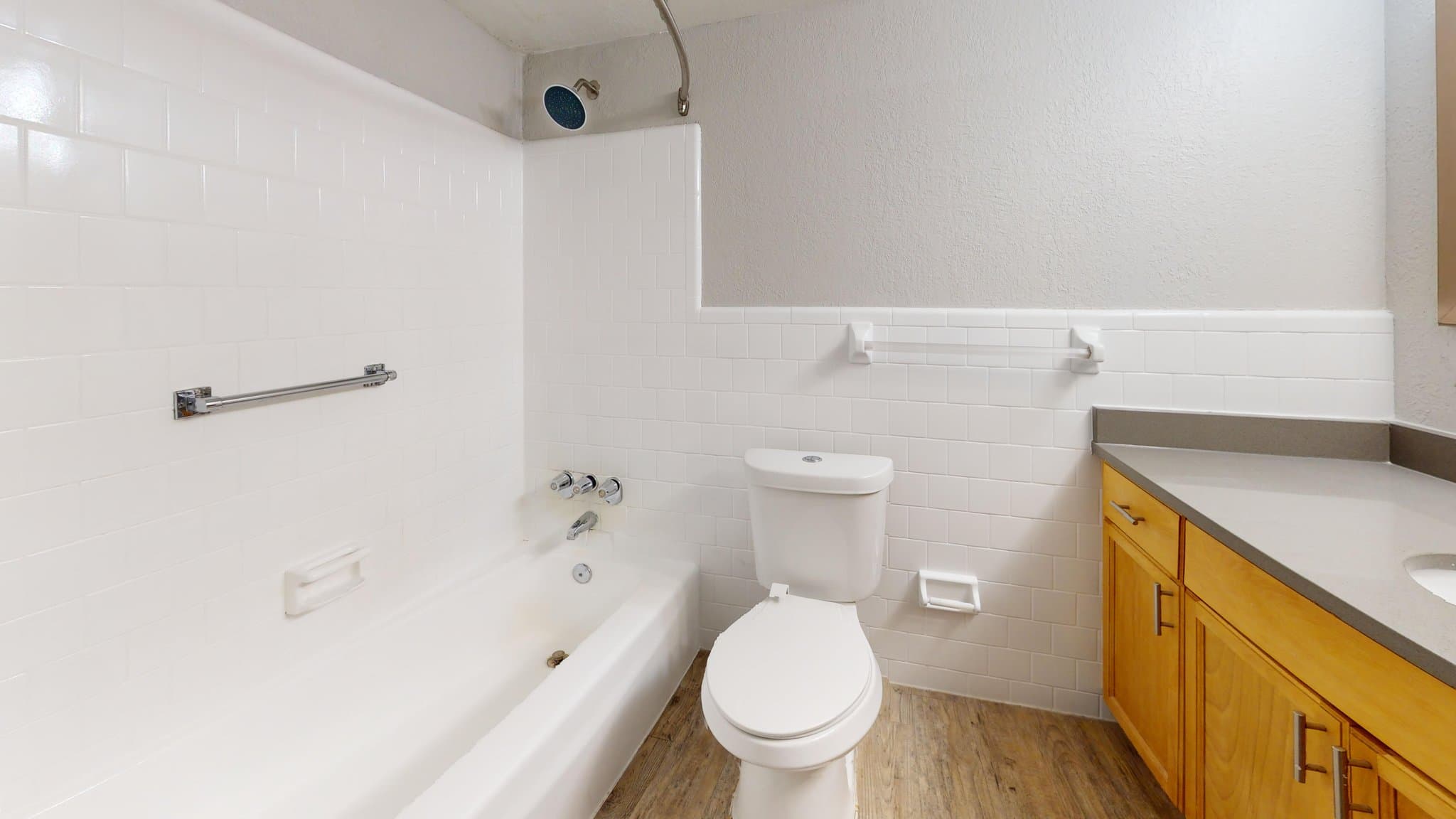 Tampa Apartment: 4350 W Kennedy Blvd