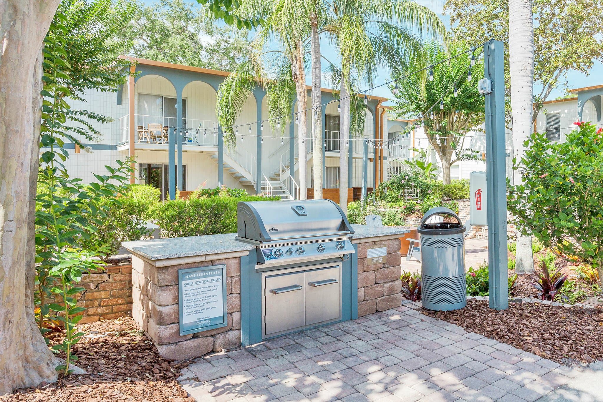 Tampa Apartment: 4350 W Kennedy Blvd