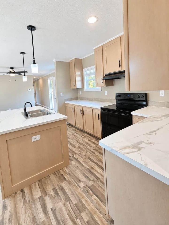 Lexington House: 173 Sawyer St