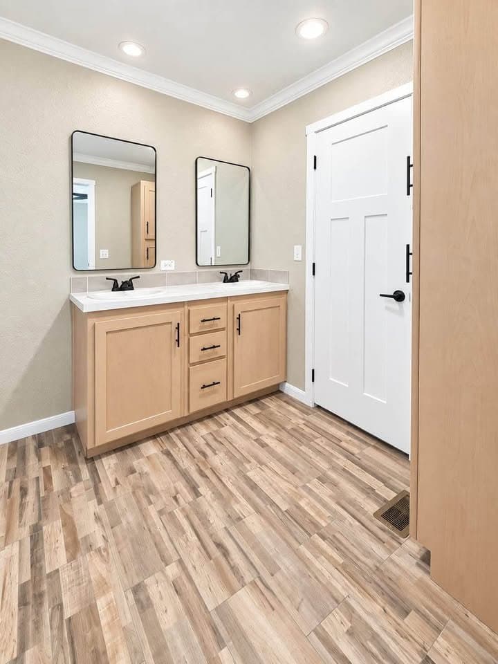 Lexington House: 173 Sawyer St
