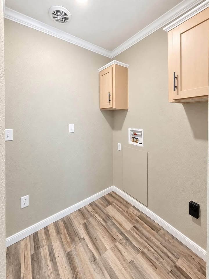 Lexington House: 173 Sawyer St