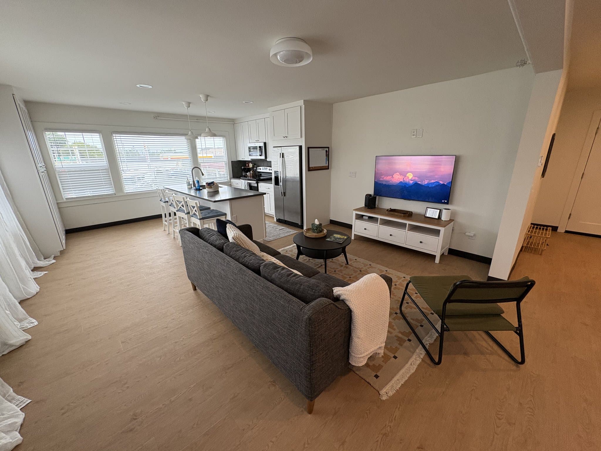 Warrenton Apartment: 60 S Main Ave