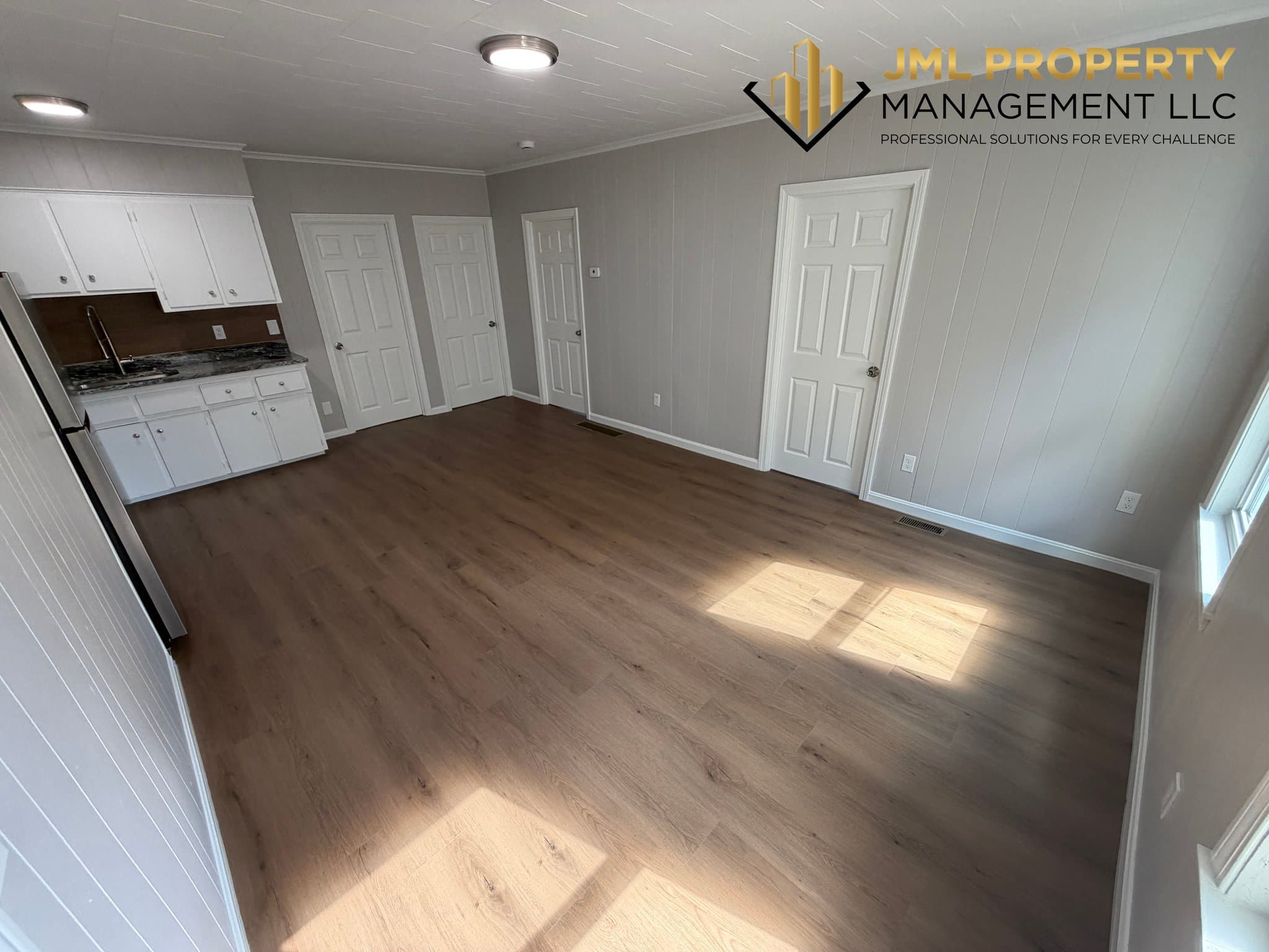 Fall River Apartment: 52 Pitman St