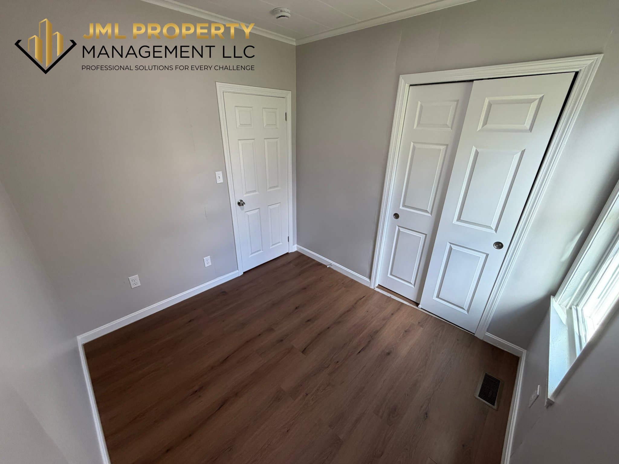 Fall River Apartment: 52 Pitman St