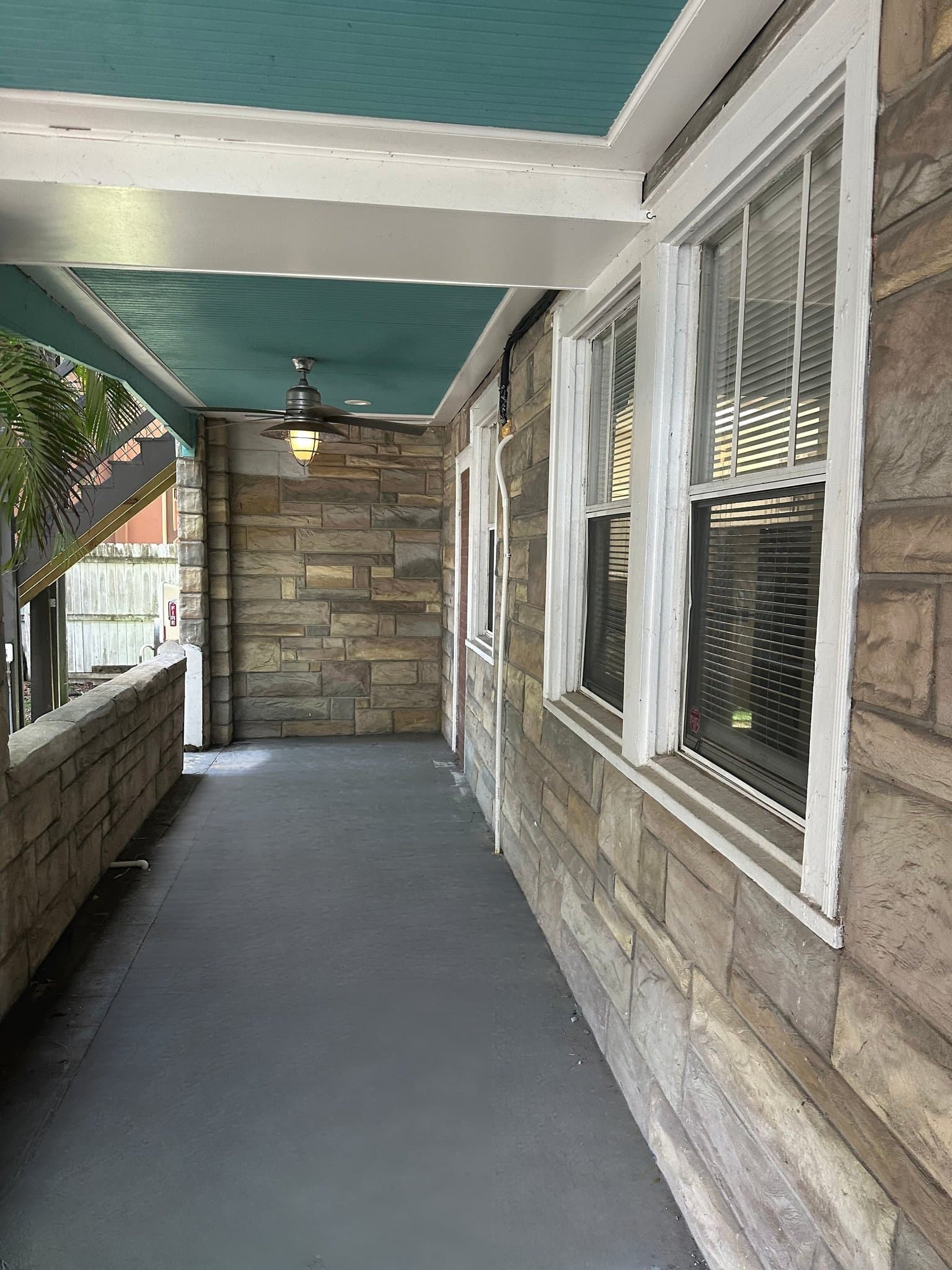 Saint Petersburg Apartment: 656 Beach Dr NE