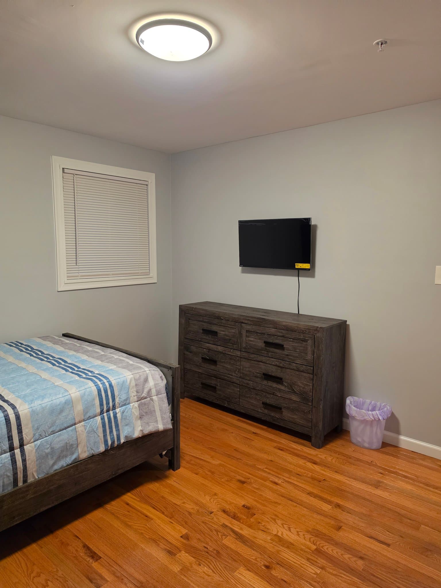 Temple Hills Single Room: 2804 Bellbrook St