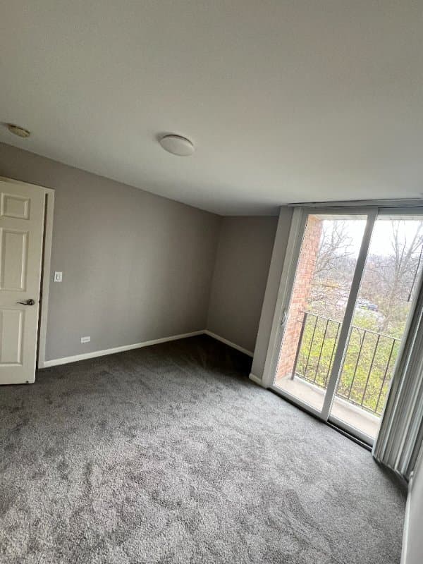 Lisle Apartment: 5550 Abbey Dr
