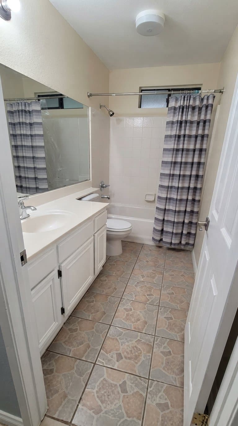 Palmdale House: 4339 E Avenue Q11