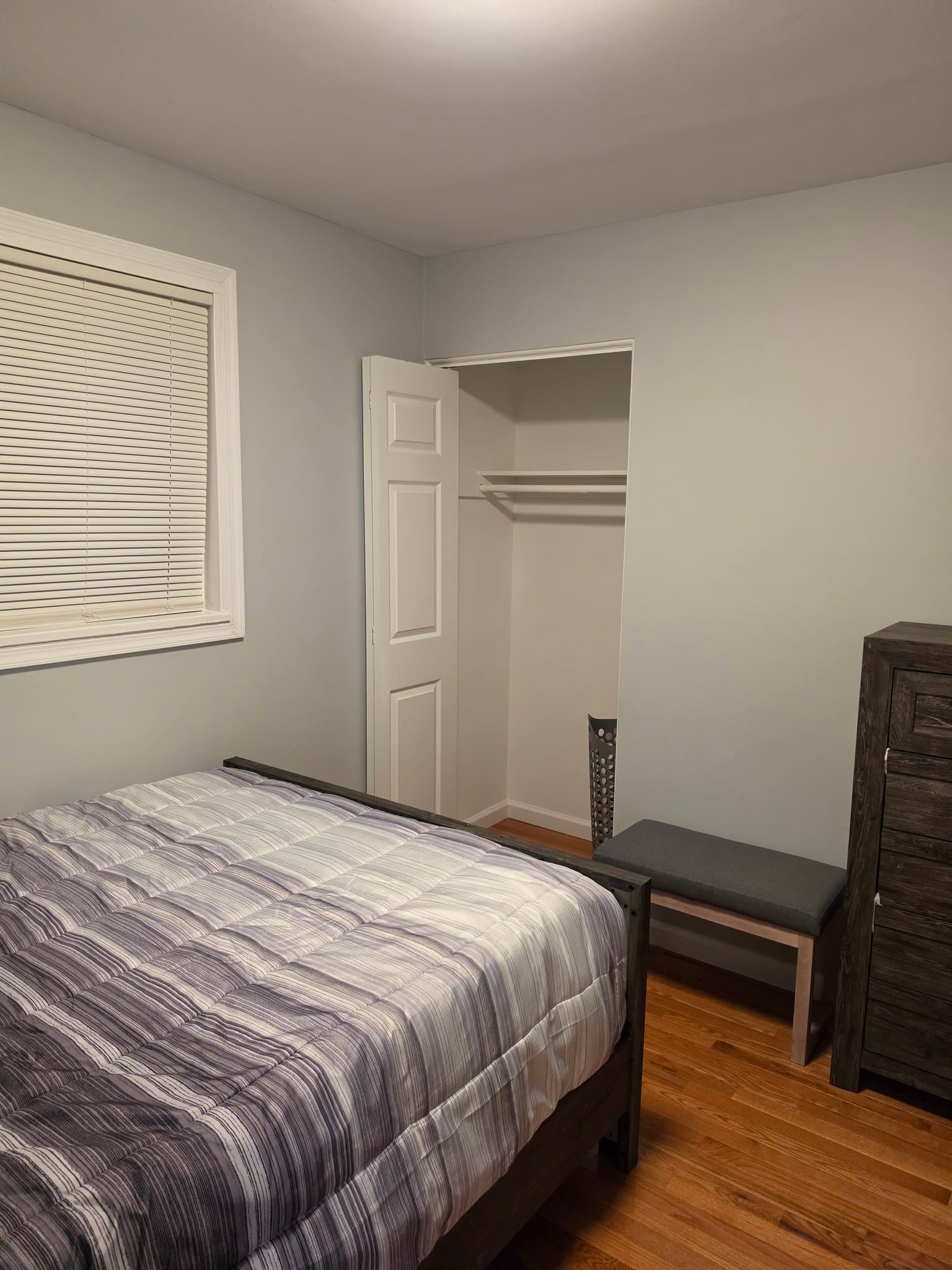 Temple Hills Single Room: 2804 Bellbrook St