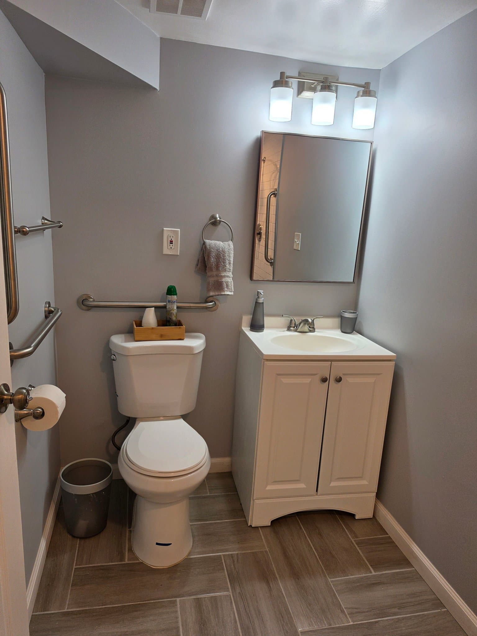 Temple Hills Single Room: 2804 Bellbrook St