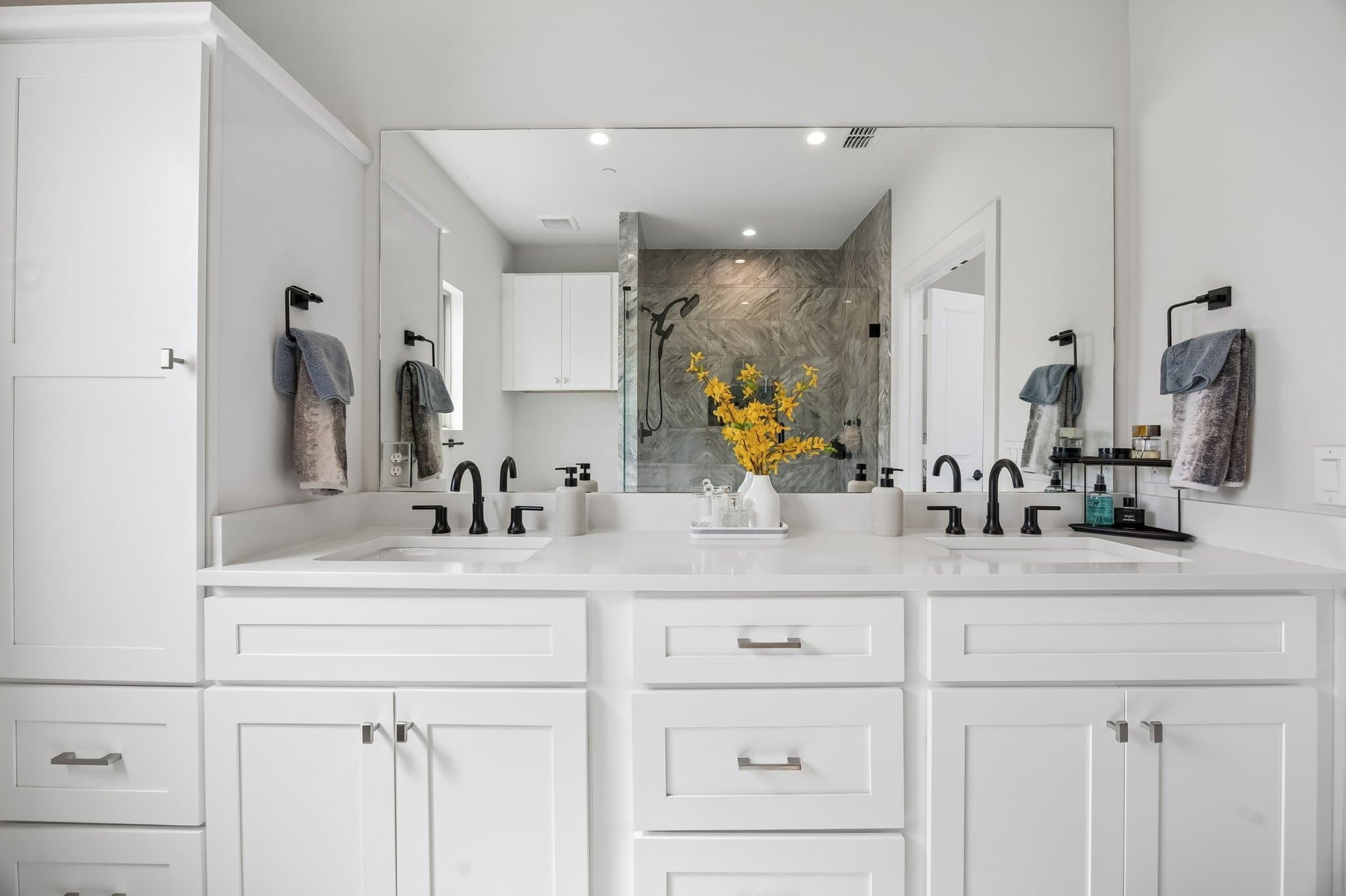 Dallas Townhome: 13900 Noel Rd