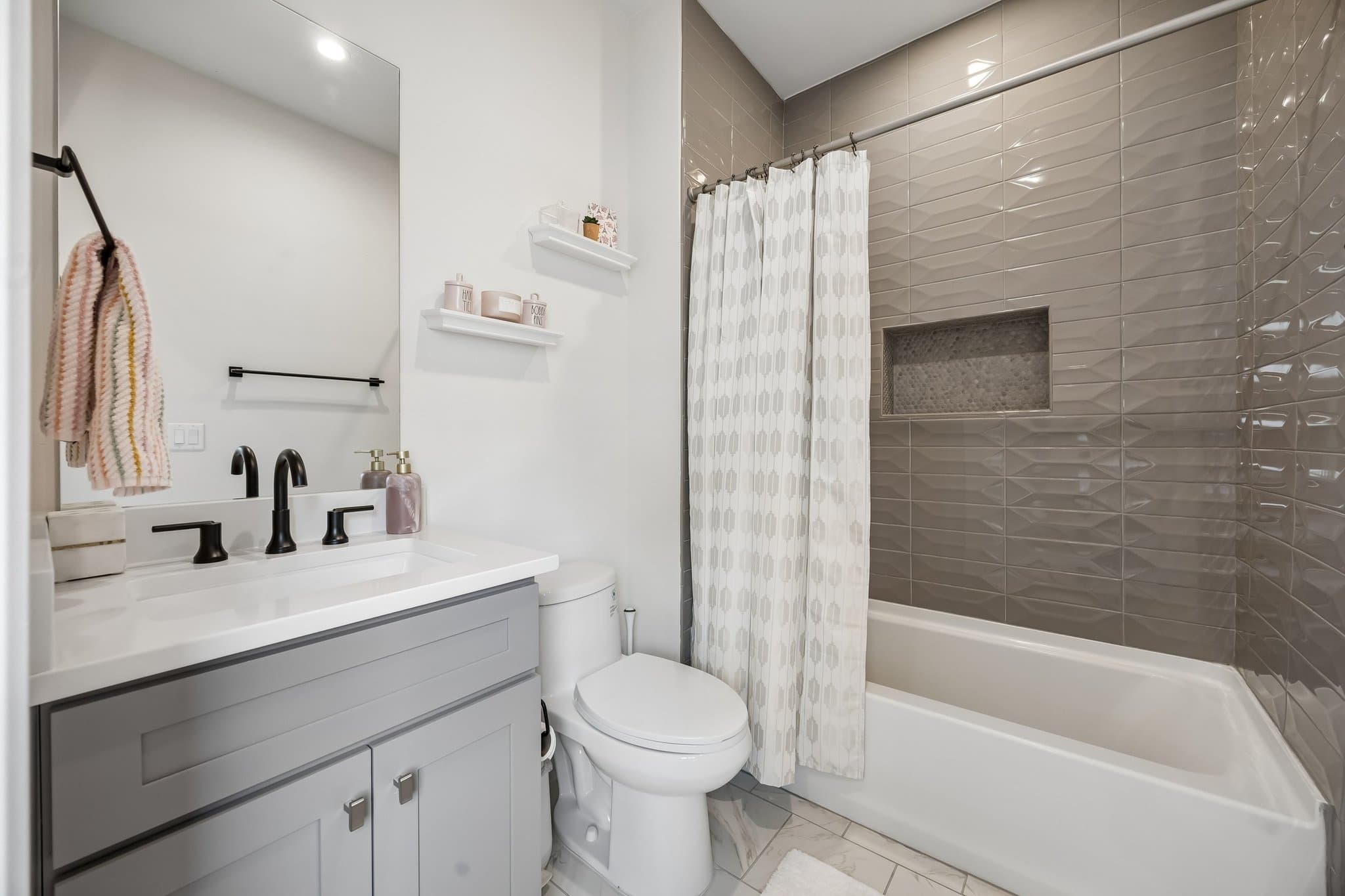 Dallas Townhome: 13900 Noel Rd