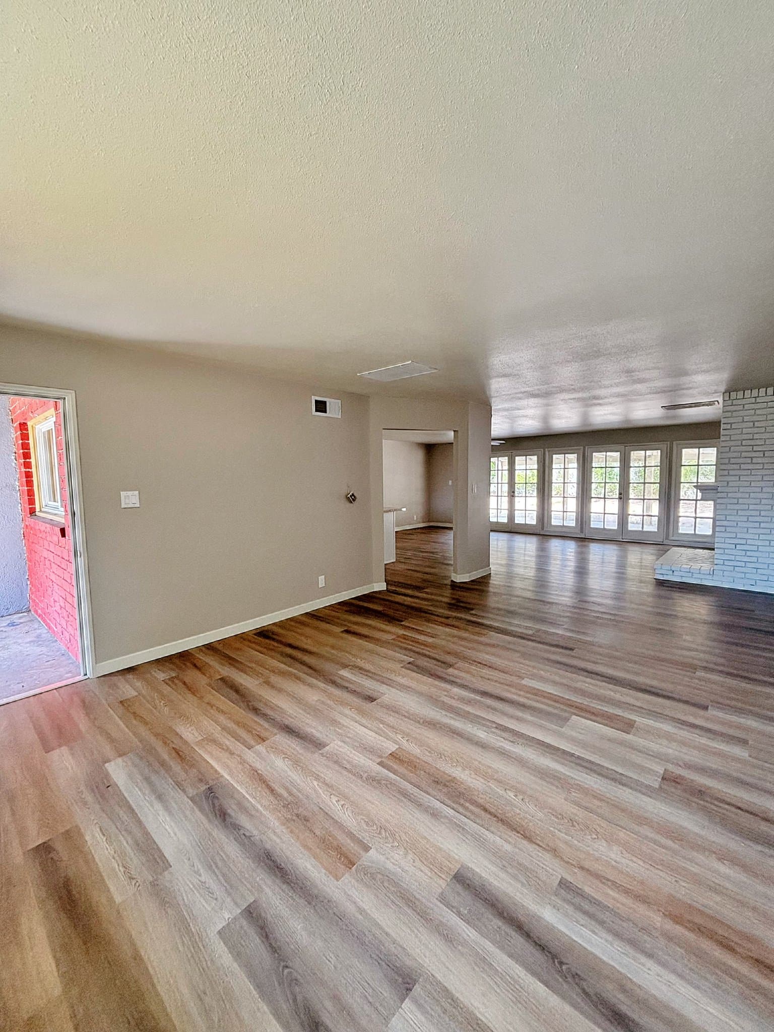 Riverside House: 4127 Seymour St
