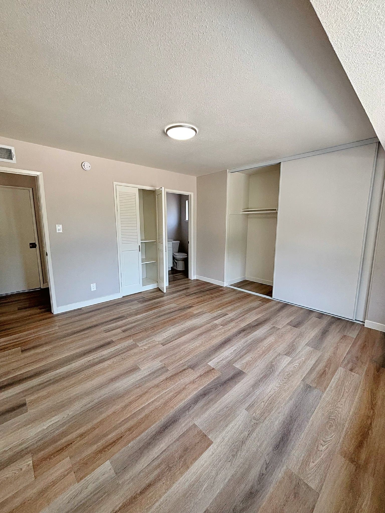 Riverside House: 4127 Seymour St
