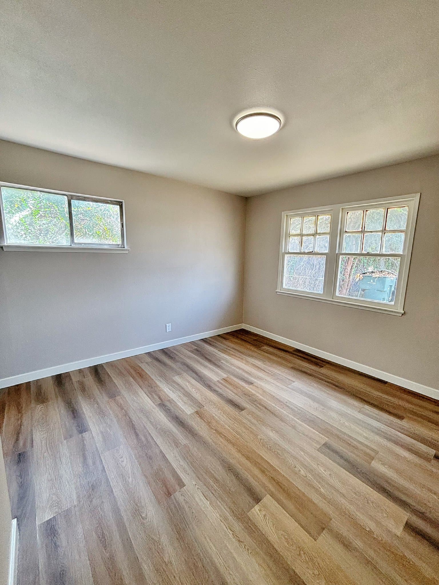 Riverside House: 4127 Seymour St