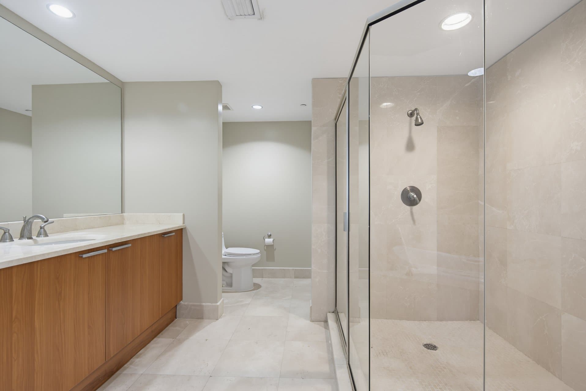 Holly Hill Condo: 241 RIVERSIDE DRIVE