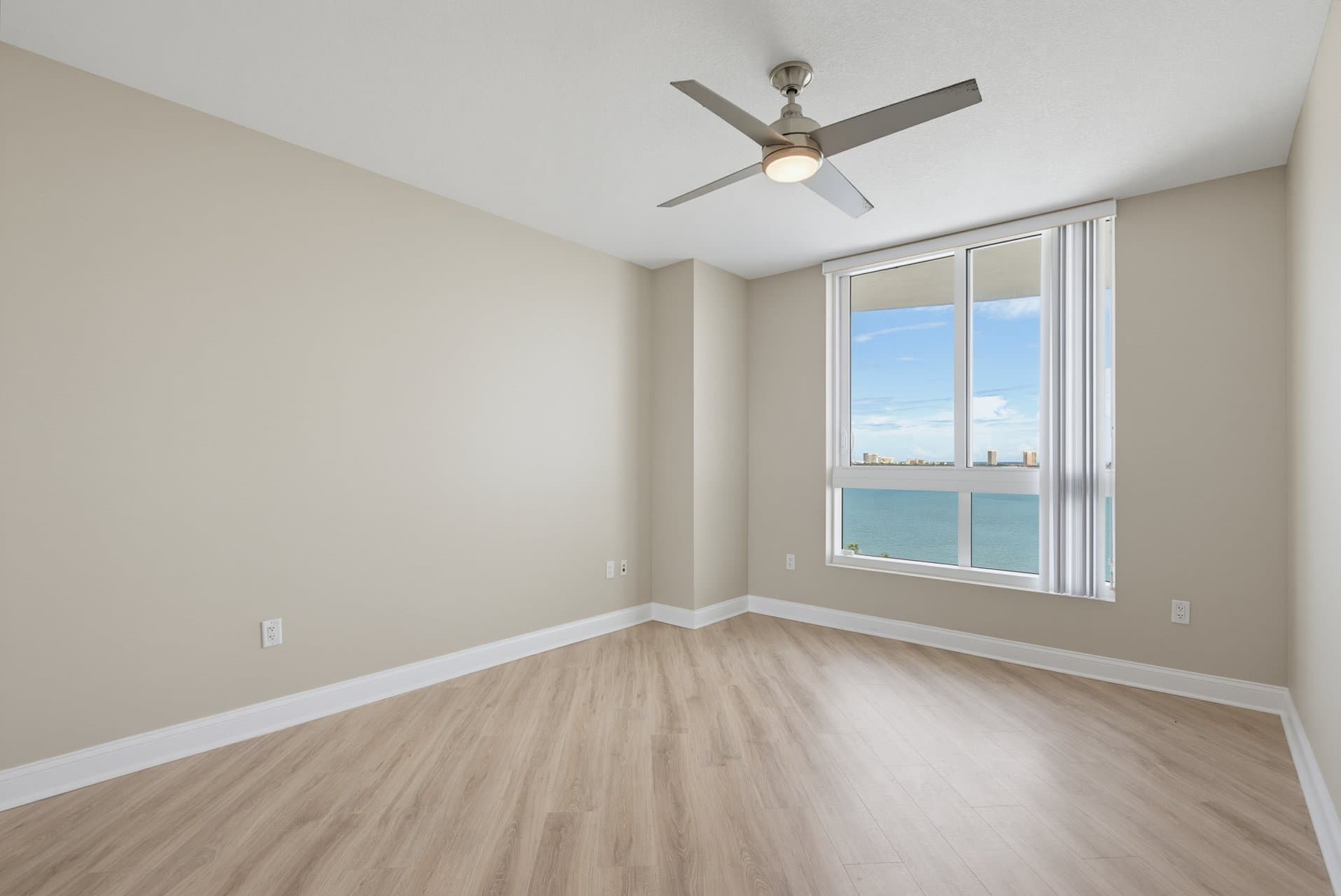 Holly Hill Condo: 241 RIVERSIDE DRIVE