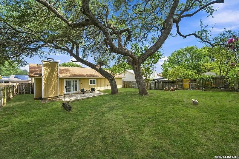 San Antonio House: 5930 Oak Run Street