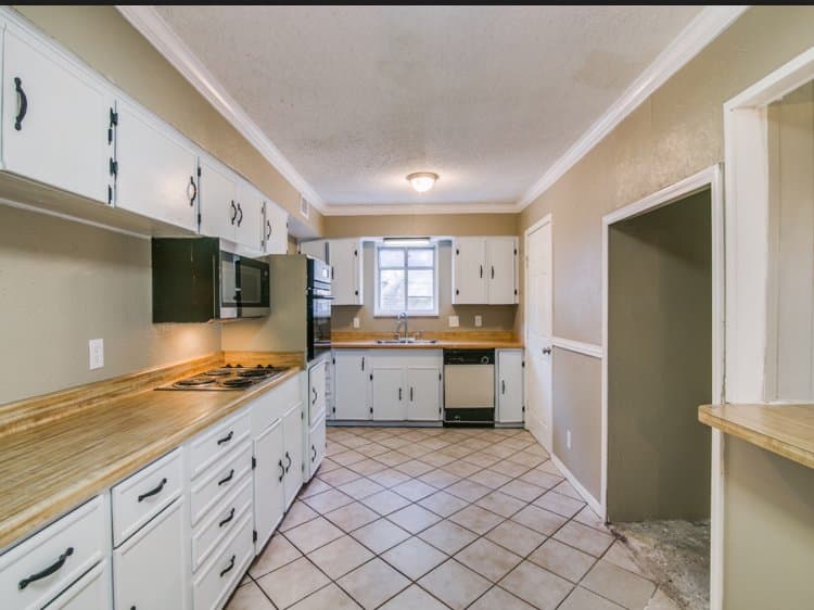 Mesquite House: 2316 Rosemarie Dr