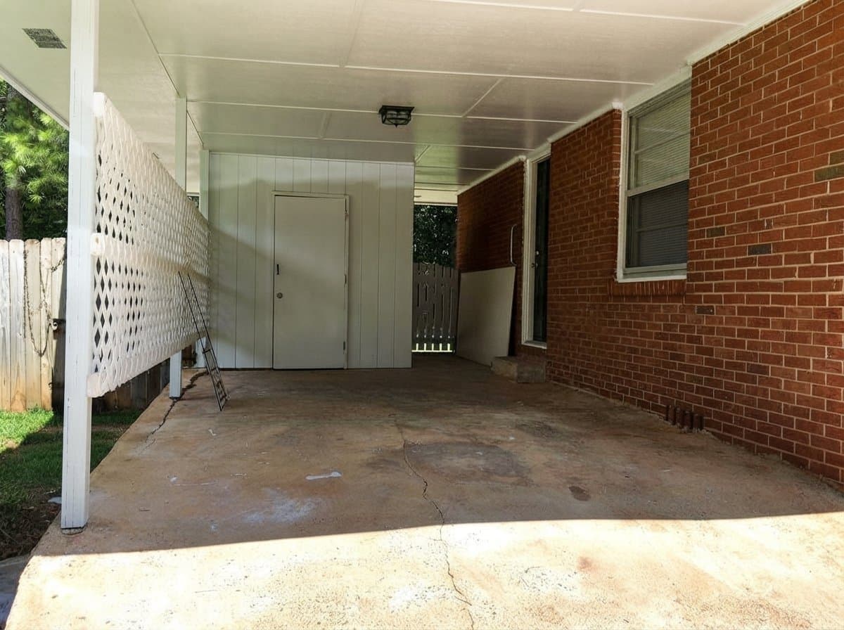 Huntsville House: 4102 Maxwell Dr NW
