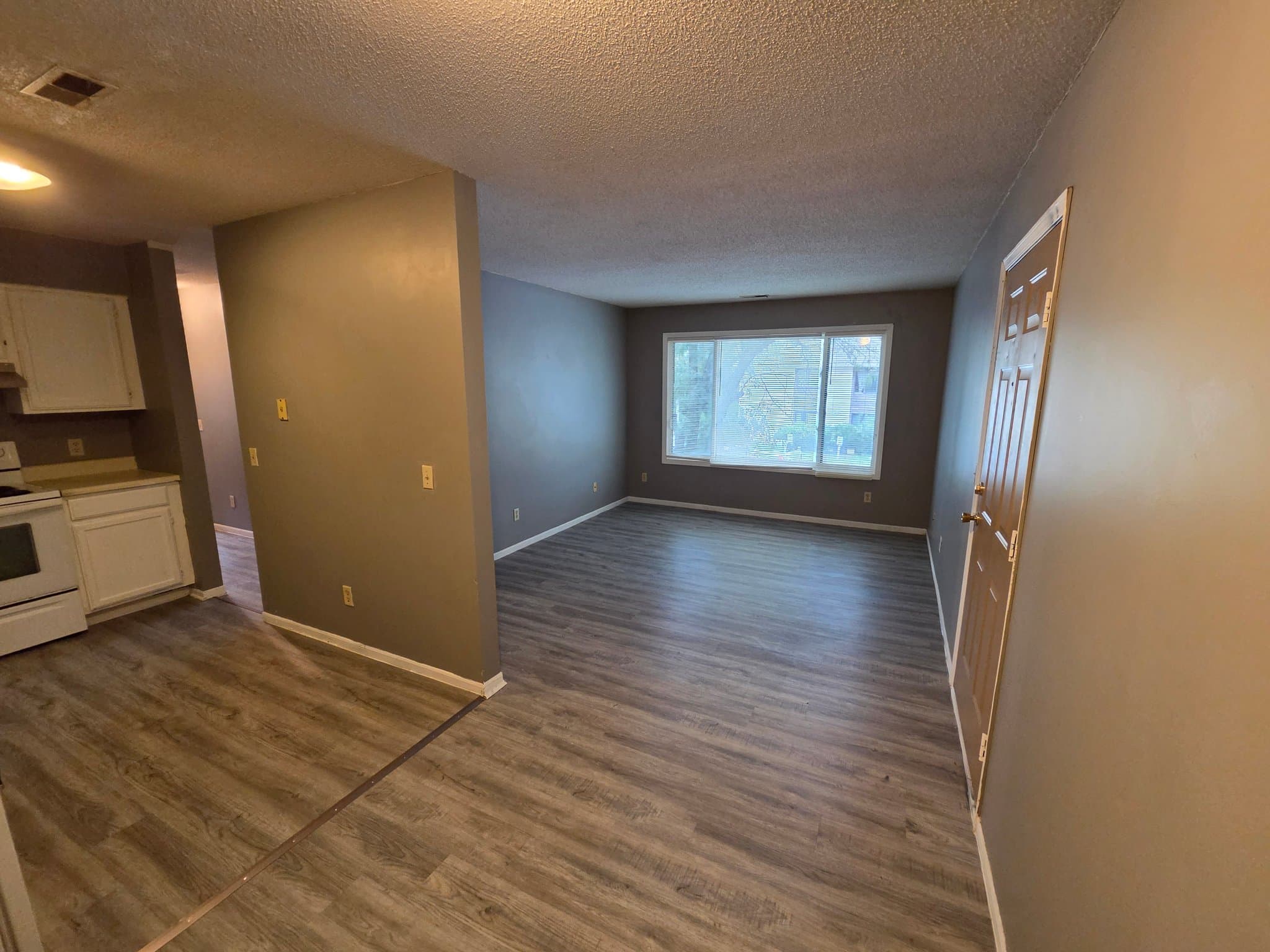 Council Bluffs Apartment: 3211 12th Ave