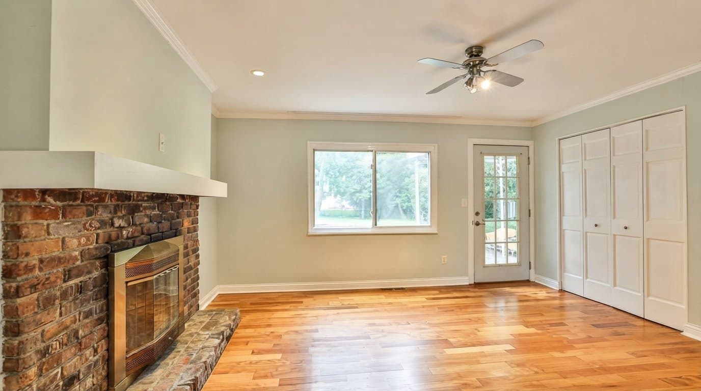 Cincinnati House: 4828 laurel ave