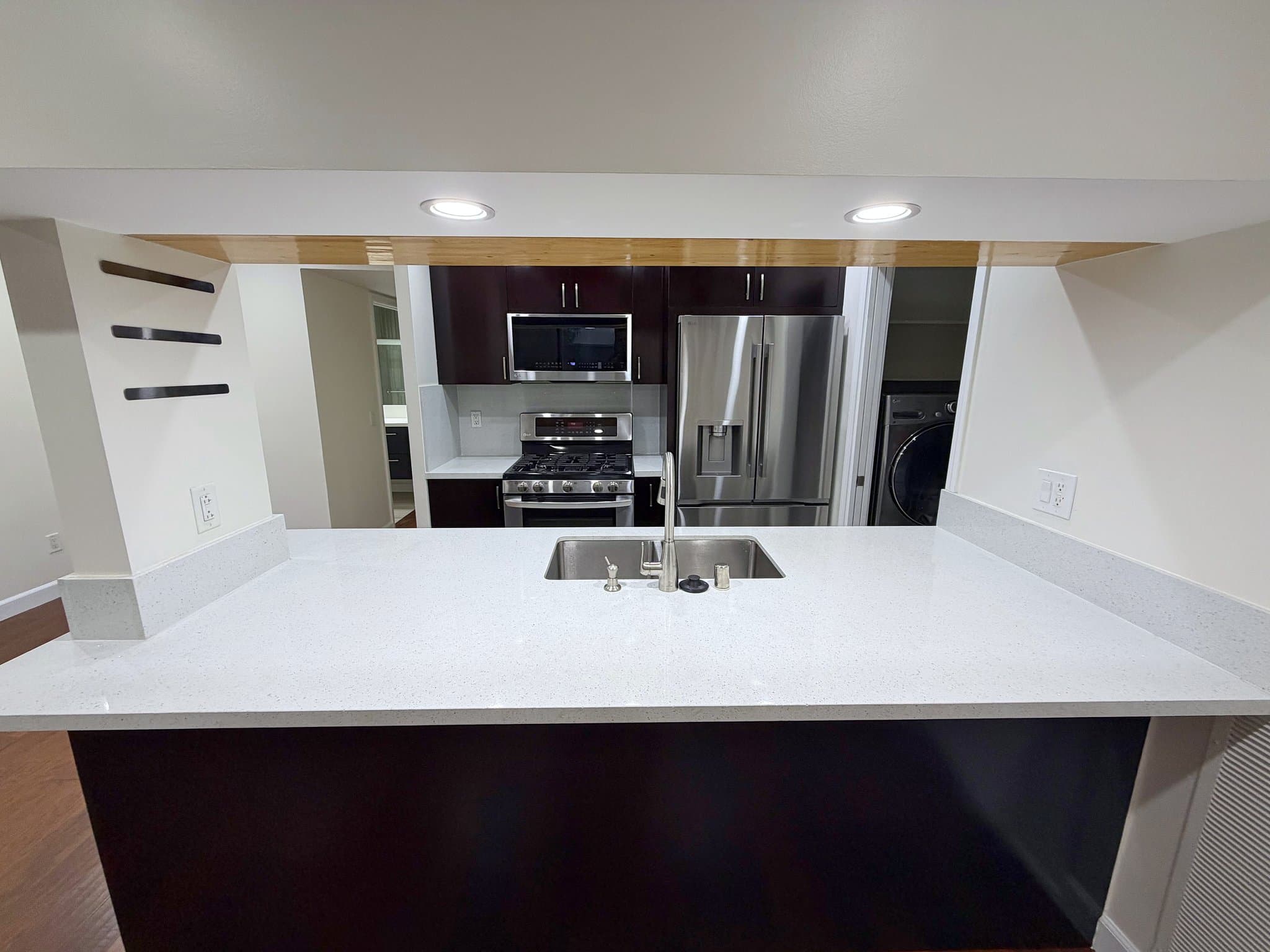 Los Angeles Condo: 6665 Franklin Ave