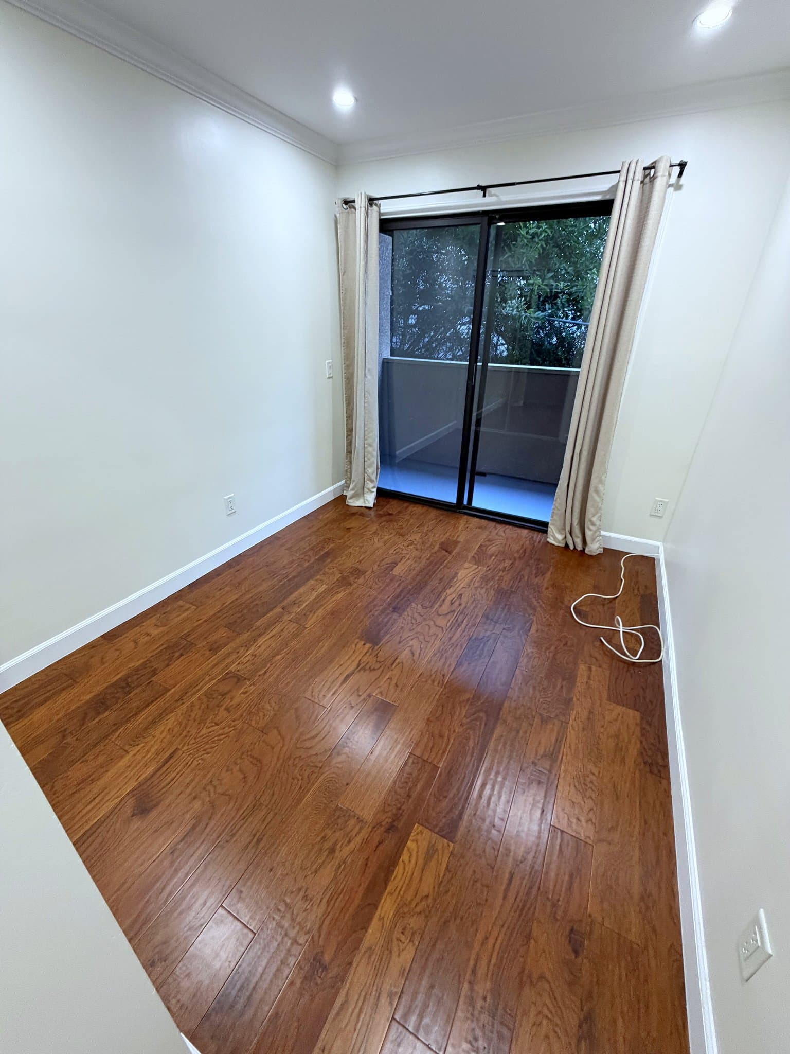 Los Angeles Condo: 6665 Franklin Ave