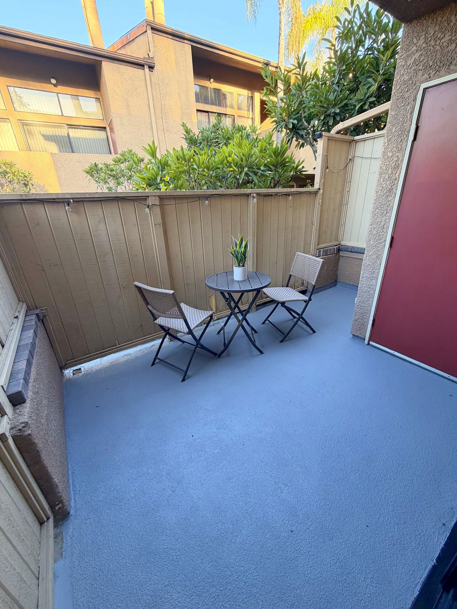 Los Angeles Condo: 6665 Franklin Ave