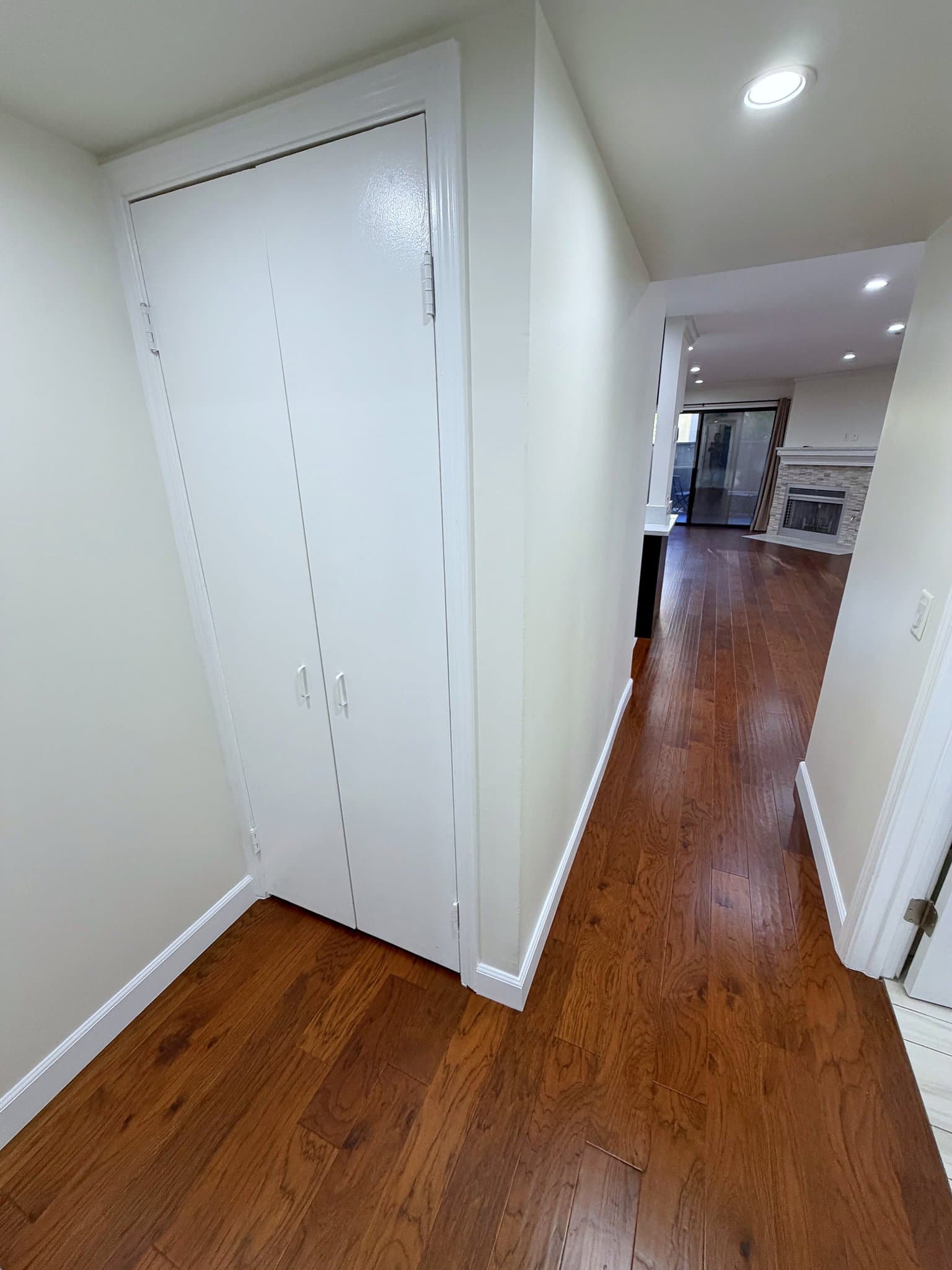 Los Angeles Condo: 6665 Franklin Ave